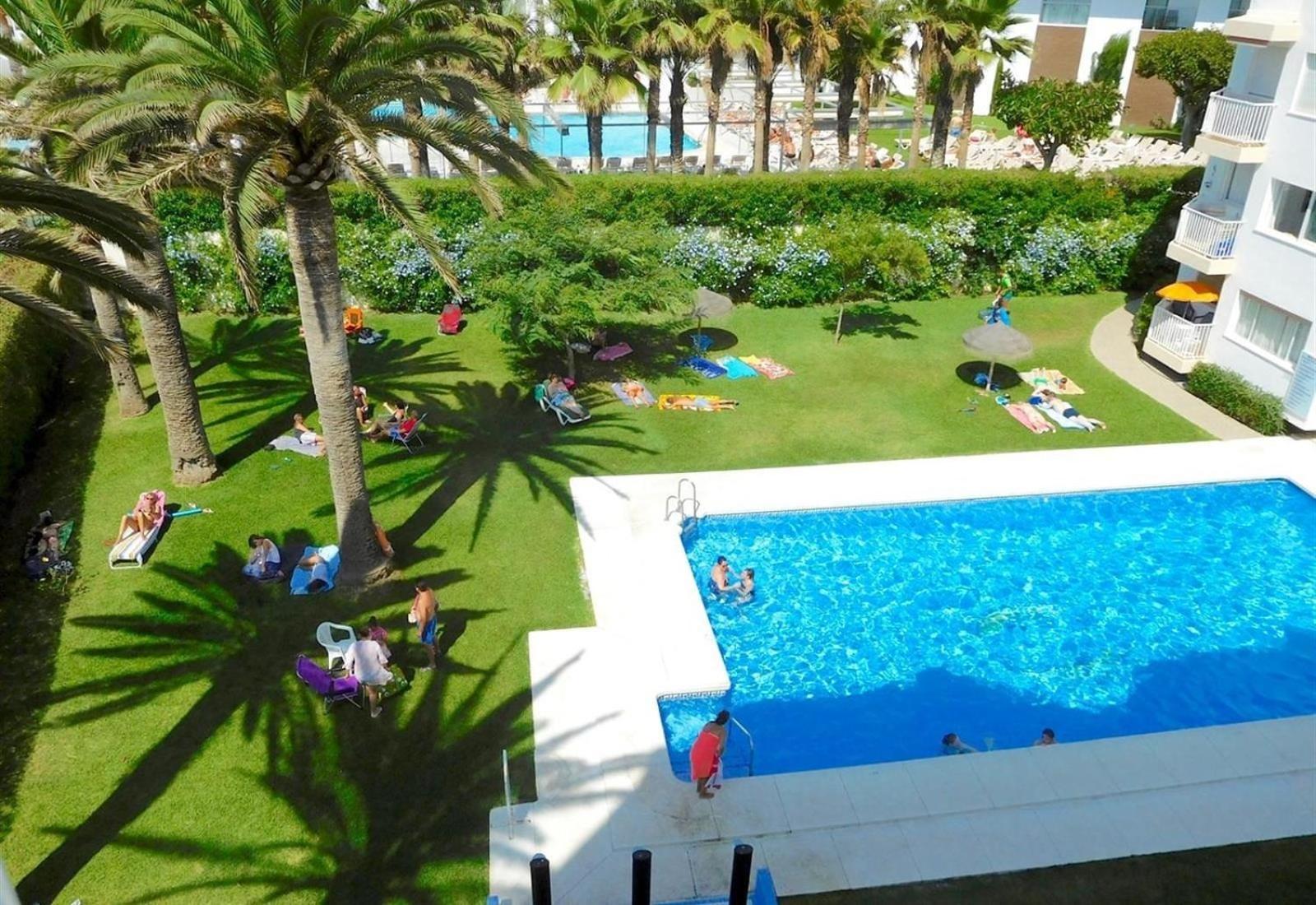 Super Front Line Modern New Apartm Nerja Exterior photo